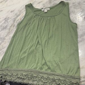 New York Laundry Olive Green Tank Top with Lace Hem size medium